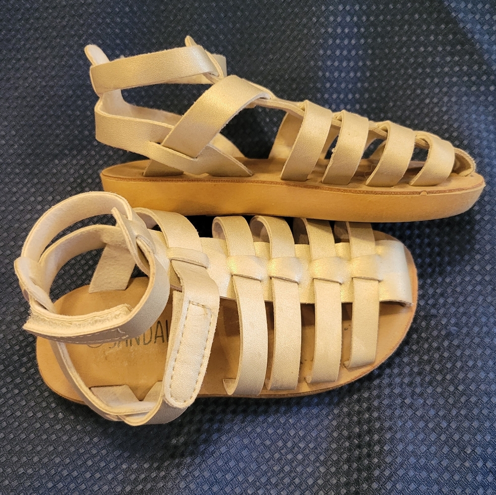 SANDALUP GIRL NWOT Tan or light gold metallic look sandal velcro ankle Size T 7